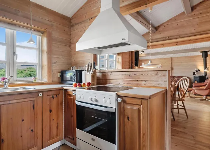 3 Bedroom Awesome In سالغيليز